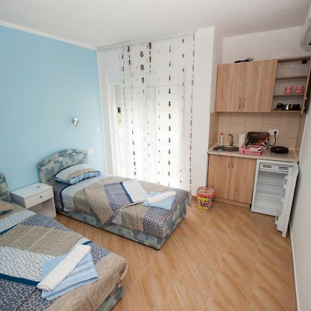 Studio Apartments Tea Sutomore Exteriör bild