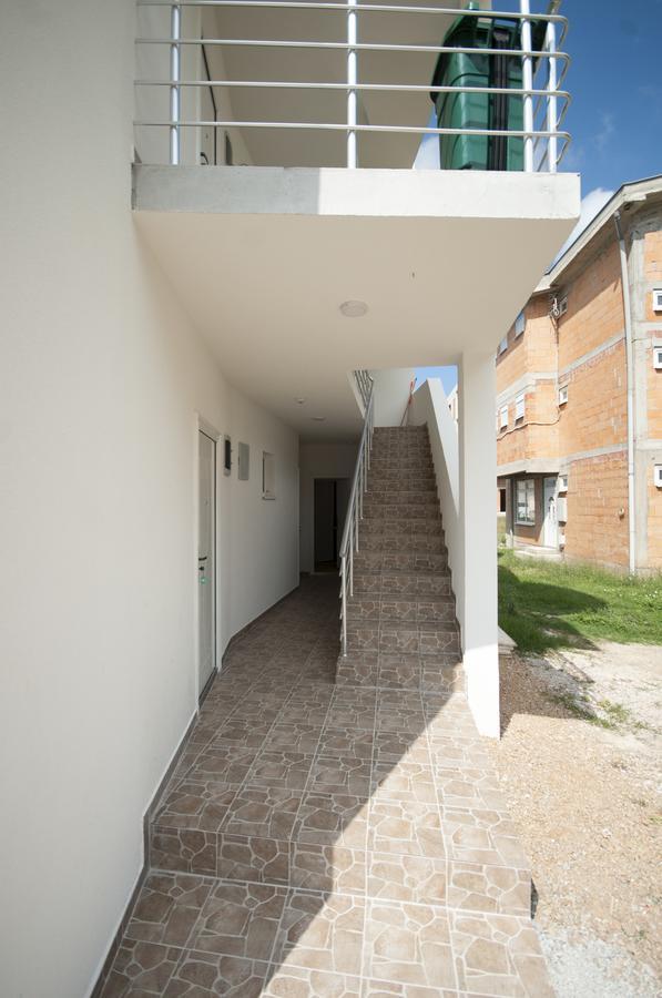 Studio Apartments Tea Sutomore Exteriör bild