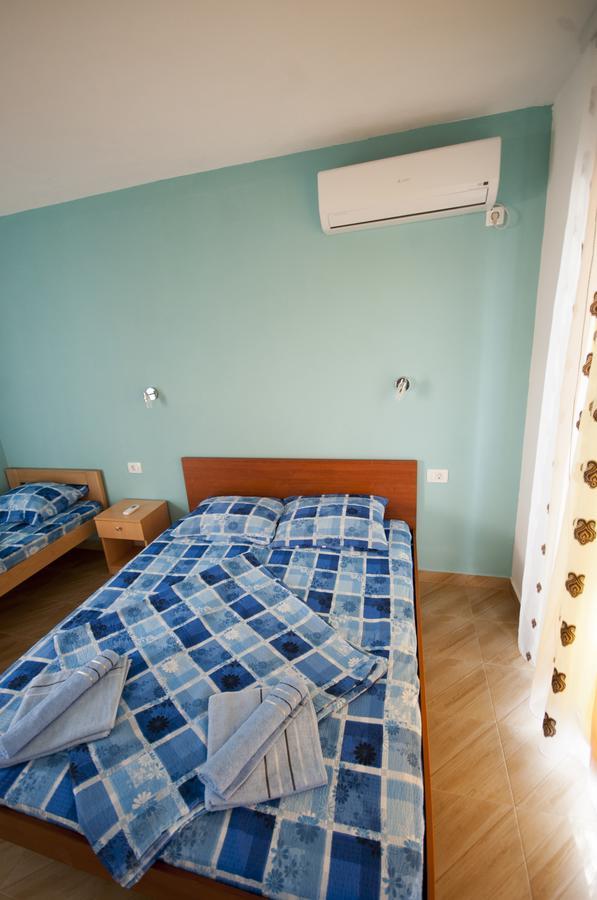 Studio Apartments Tea Sutomore Exteriör bild